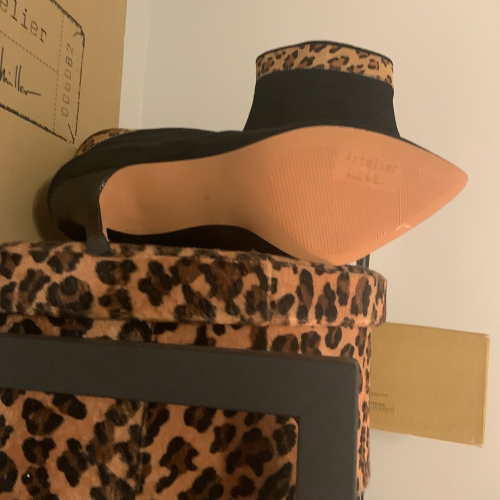 Gorgeous Nicole Miller Genuine Suede black & Cheetah print Bootie…runs small - Picture 6 of 6